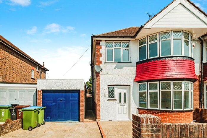 3 Bedroom Semi-Detached House For Sale In Newtown Avenue, Bognor Regis, PO21