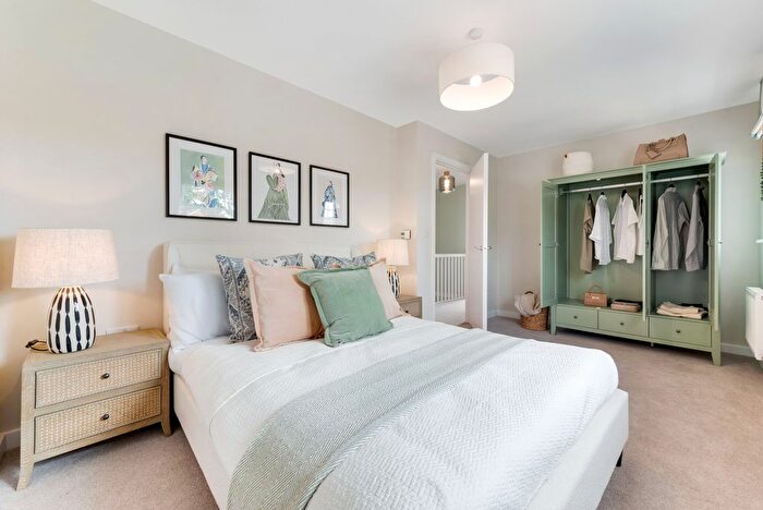 4 Bedroom Semi-Detached House For Sale In Ramsey Road, Huntingdon, PE26