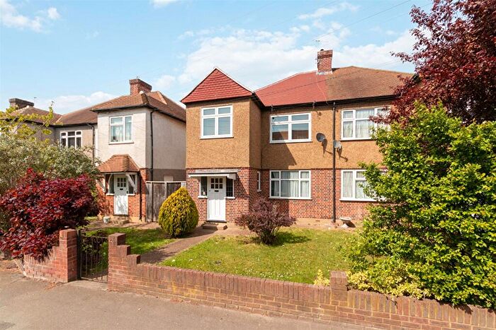 2 Bedroom Maisonette For Sale In Martin Way, Morden, SM4