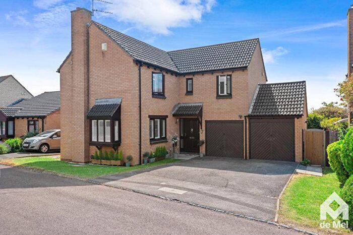 4 Bedroom Detached House For Sale In Blackthorn End, Leckhampton, Cheltenham, Gloucestershire, GL53