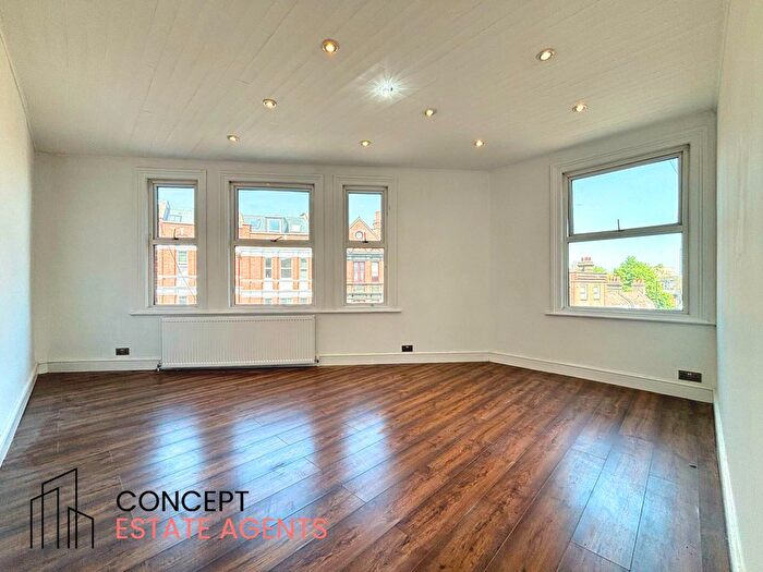 2 Bedroom Flat To Rent In West Hill, Wandsworth, SW18