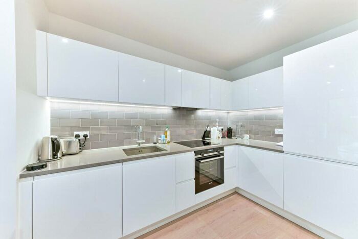 Apartment To Rent In John Cabot House, Royal Wharf, London, E16