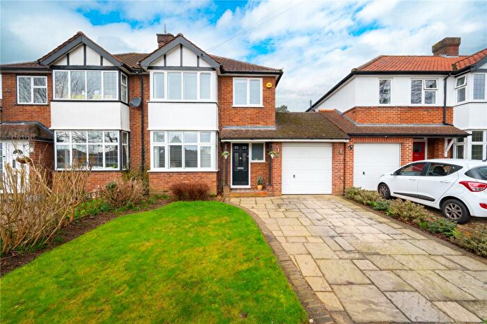 3 Bedroom Semi Detached House For Sale In Stanley Avenue, St. Albans, Hertfordshire, AL2