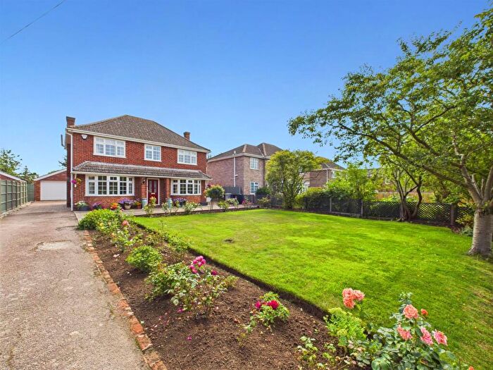 4 Bedroom Detached House For Sale In Tinkle Street, Grimoldby, Louth, LN11