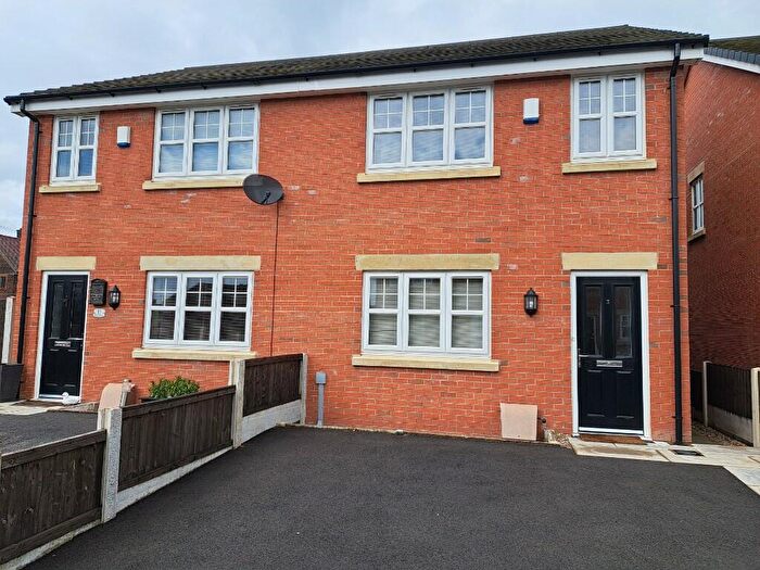3 Bedroom Semi-Detached House To Rent In Willow Close, Chorley, Lancashire, PR6