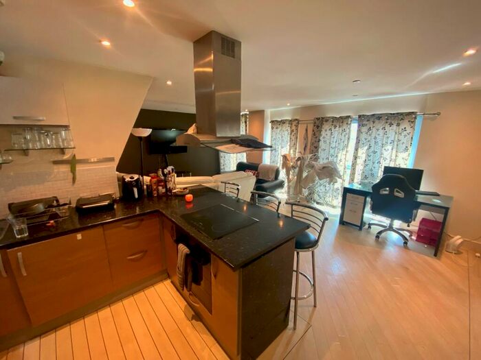 2 Bedroom Apartment To Rent In The Habitat, Lace Market, NG1