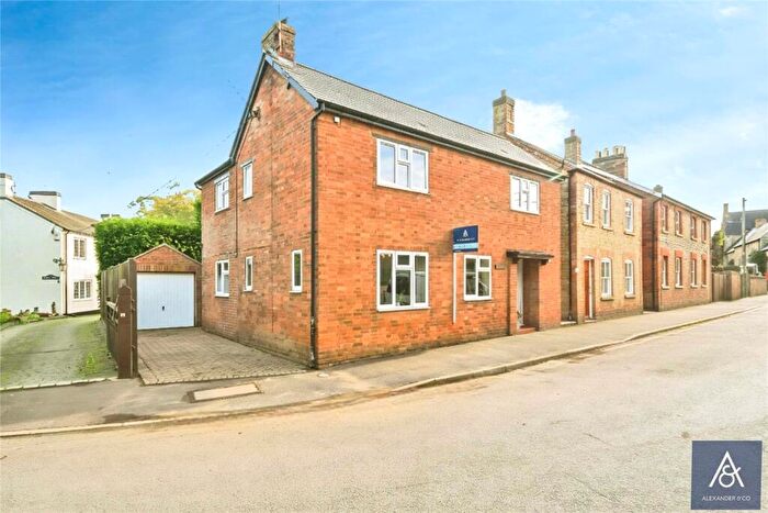 3 Bedroom Detached House For Sale In Broad Street, Syresham, Brackley, NN13