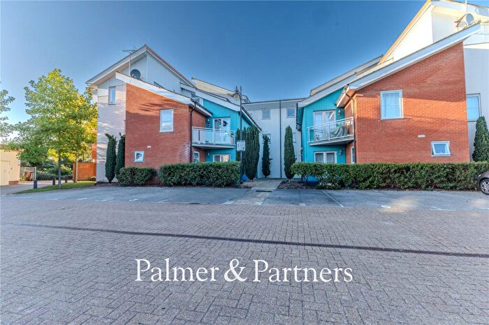 2 Bedroom Apartment For Sale In Downham Boulevard, Ipswich, Suffolk, IP3