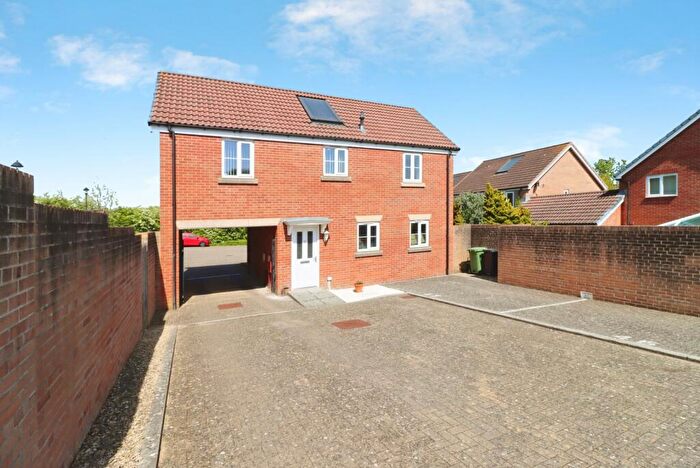 2 Bedroom Detached House For Sale In Wood Mead, Bristol, Gloucestershire, BS16