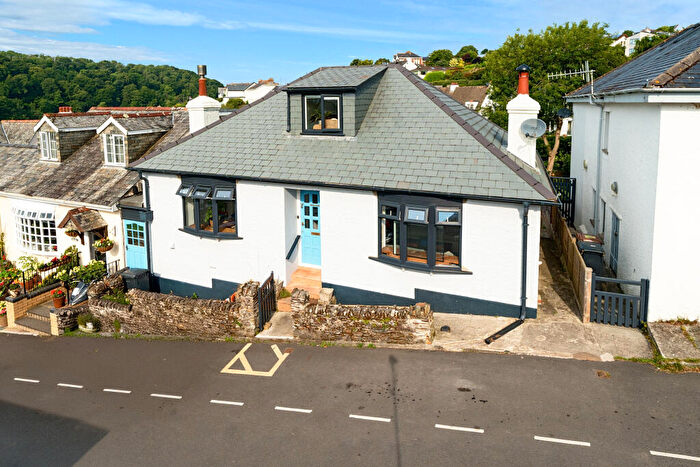 3 Bedroom Link Detached House For Sale In Newton Hill, Newton Ferrers, PL8