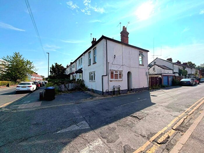 1 Bedroom Apartment For Sale In Walton Road, Woking, Surrey, GU21