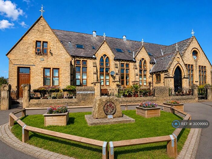 2 Bedroom Flat To Rent In Old School House, Halifax, HX3
