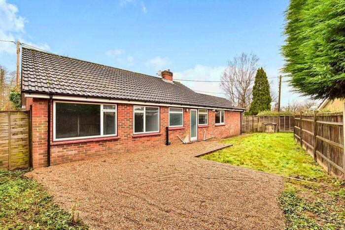 3 Bedroom Bungalow To Rent In Broomfield Road, Kingswood, Maidstone, Kent, ME17