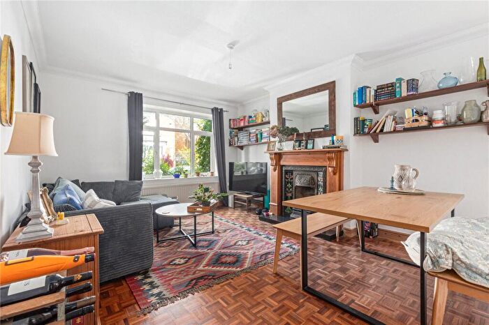 3 Bedroom Apartment For Sale In Berwyn Road, London, SE24