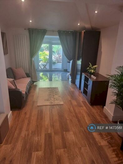 1 Bedroom Flat To Rent In Newbury, Newbury, RG14