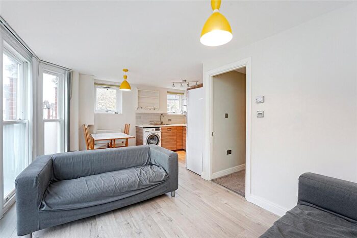2 Bedroom Flat To Rent In Cathles Road, Clapham, SW12