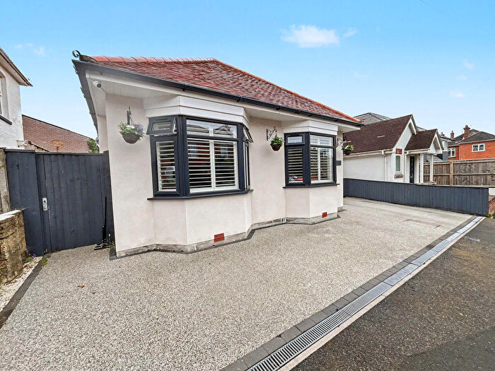 3 Bedroom Detached Bungalow For Sale In Christchurch, BH23