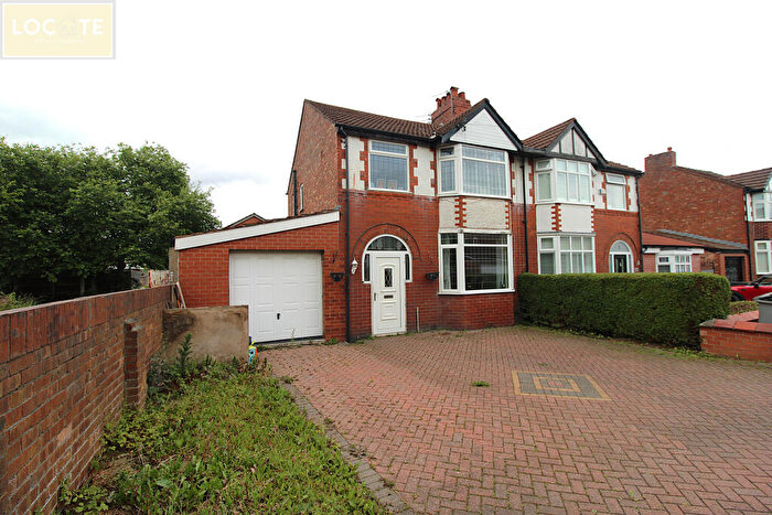 3 Bedroom Semi-Detached House For Sale In Chetwynd Avenue, Urmston, M41
