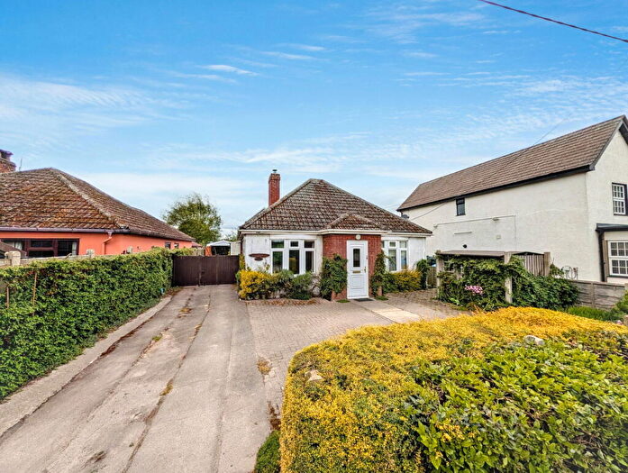 3 Bedroom Detached Bungalow For Sale In Pilcox Hall Lane, Tendring, CO16
