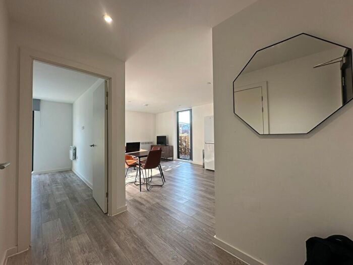1 Bedroom Flat To Rent In Bevington Bush, Liverpool, L3