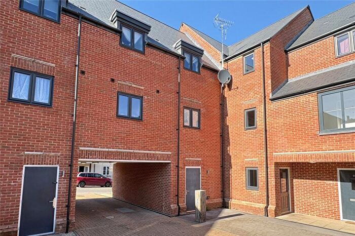 2 Bedroom Flat For Sale In McGrigor Mews, Wellesley, Aldershot, Hampshire, GU11