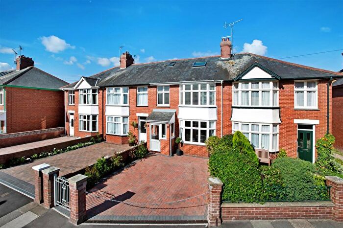 4 Bedroom Terraced House For Sale In Retreat Road, Topsham, EX3