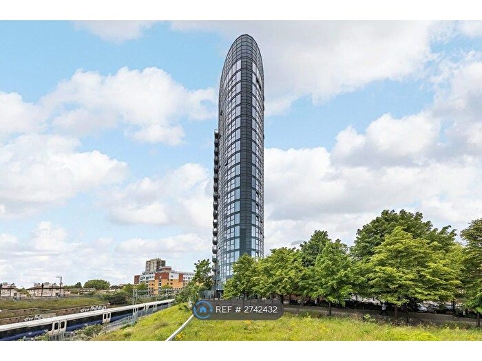 2 Bedroom Flat To Rent In Angel Lane, London, E15