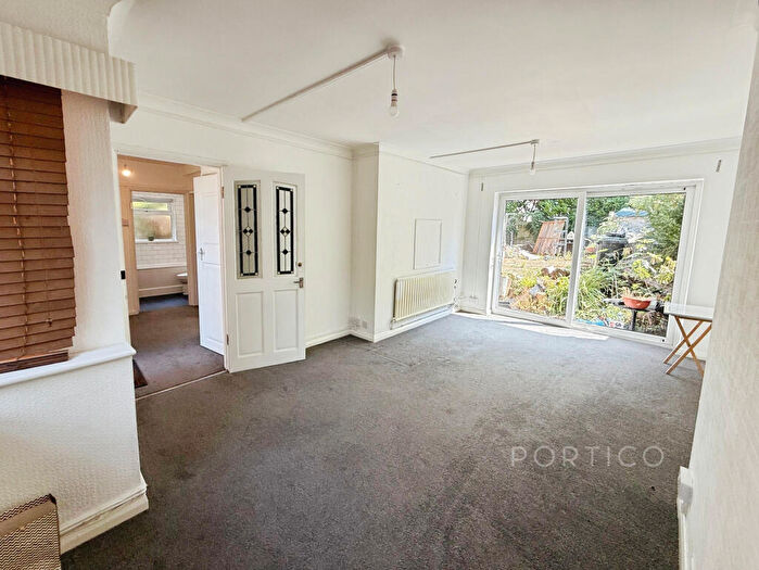 2 Bedroom Maisonette To Rent In Gladeside, Winchmore Hill, London, N21