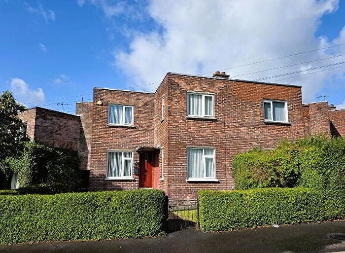 3 Bedroom Terrace House For Sale In Huguenot Drive, Lisburn, BT27