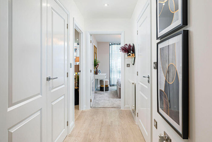 1 Bedroom Apartment For Sale In Liberty Court, Greenhithe, Kent, DA2
