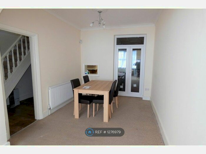 3 Bedroom Terraced House To Rent In Nicholes Road, Hounslow TW3