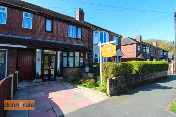 3 Bedroom Town House For Sale In Granville Avenue, Sneyd Green, Stoke-On-Trent, ST1