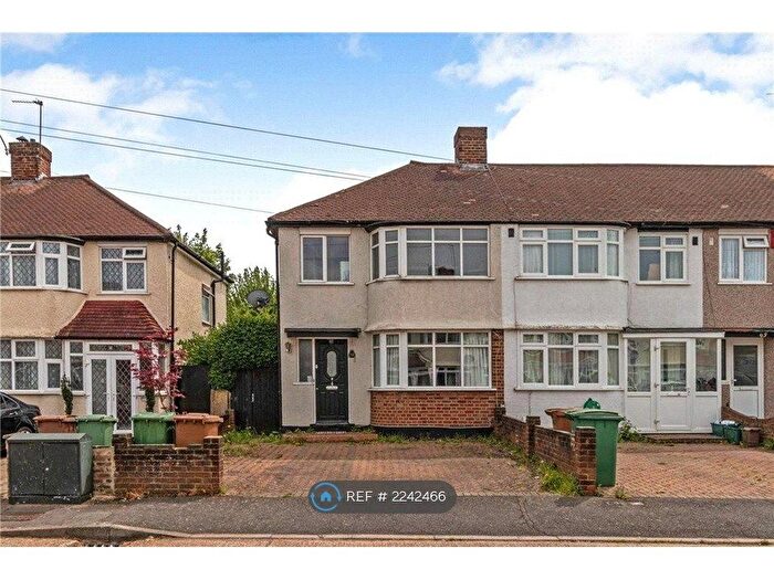 3 Bedroom End Of Terrace House To Rent In Alexandra Avenue, Sutton, SM1