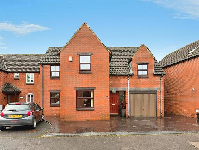 4 Bedroom Detached House For Sale In Touchstone Road, Heathcote, Warwick, CV34