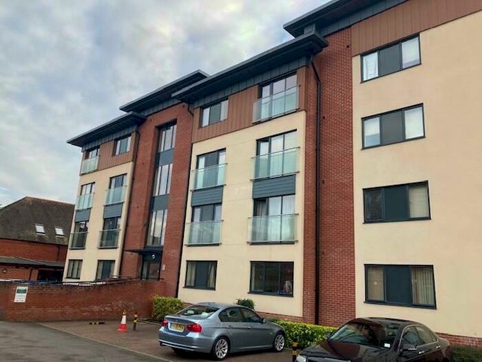 2 Bedroom Apartment To Rent In West Street, Newbury, RG14