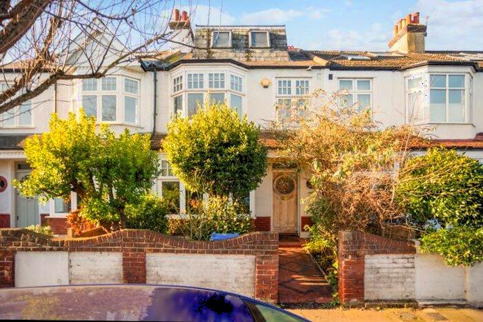 3 Bedroom Property To Rent In Lower Downs Road, London, SW20