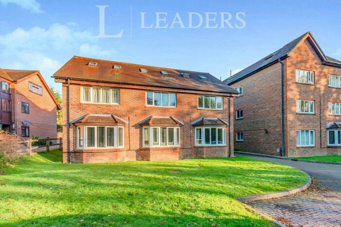 1 Bedroom Flat To Rent In Maple Green, Perryfield Road, RH11