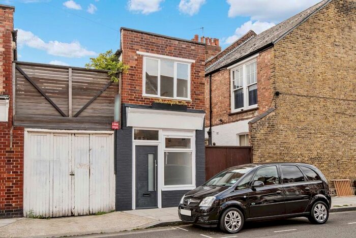 2 Bedroom Property To Rent In Willow Vale, London, W12