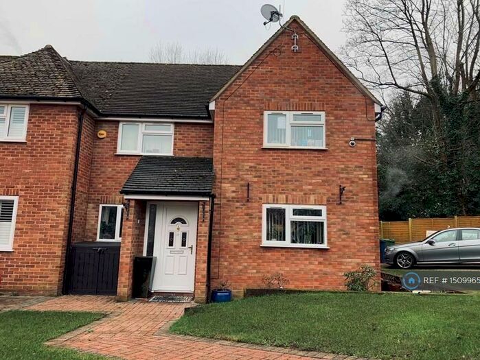 4 Bedroom Semi-Detached House To Rent In Roundwood Road, Amersham, HP6