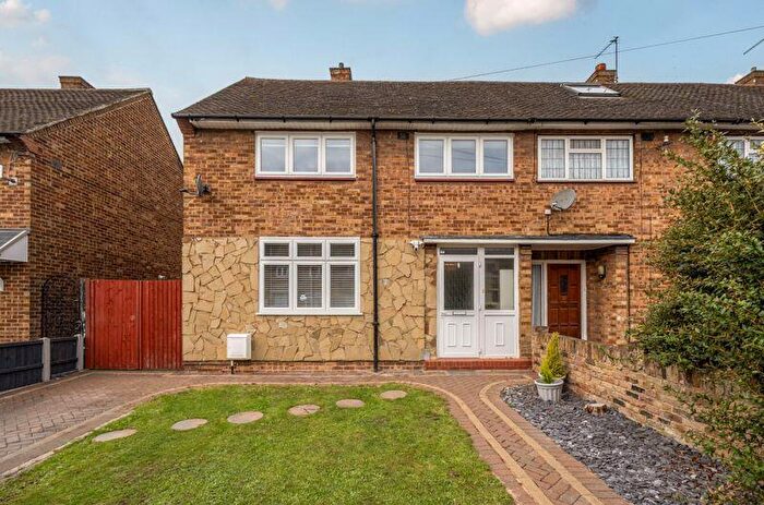 3 Bedroom End Of Terrace House For Sale In Perpins Road, Eltham, SE9