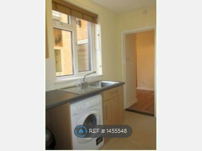 1 Bedroom Flat To Rent In Ernest House, Portsmouth, PO1
