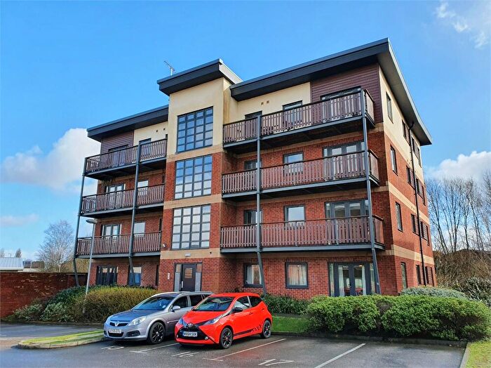 2 Bedroom Flat To Rent In Canalside, Radcliffe, Manchester, M26