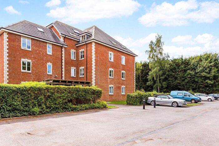 1 Bedroom Flat To Rent In Green Lane, Horley, RH6