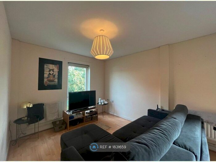 1 Bedroom Flat To Rent In Guildmaster Court, High Wycombe, HP11