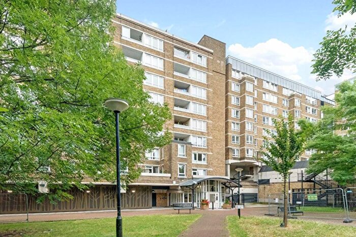 4 Bedroom Flat To Rent In St. Luke's Estate, Clerkenwell, EC1V