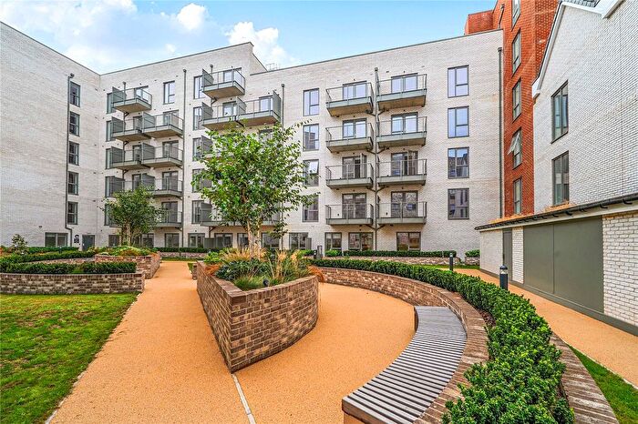 1 Bedroom Flat For Sale In Union Yard, Aldershot, Hampshire, GU11