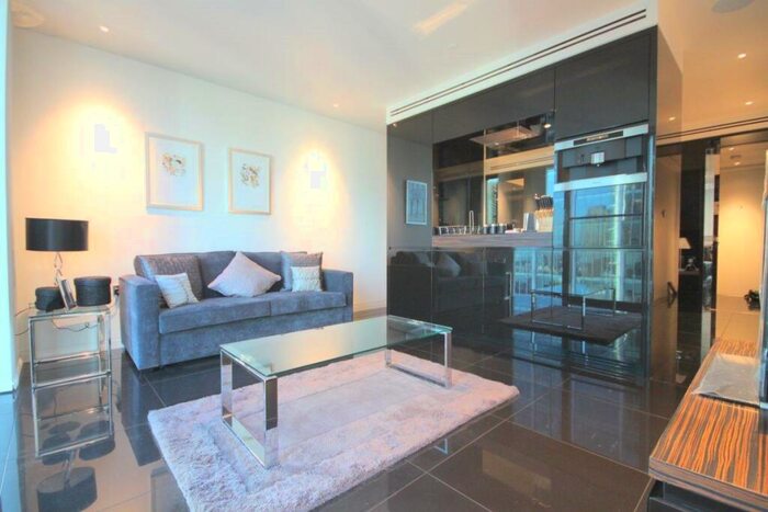 Apartment To Rent In The Heron, Moore Lane, London, EC2Y