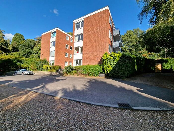 2 Bedroom Apartment For Sale In The Glen, London Road, Sunninghill, Berkshire, SL5