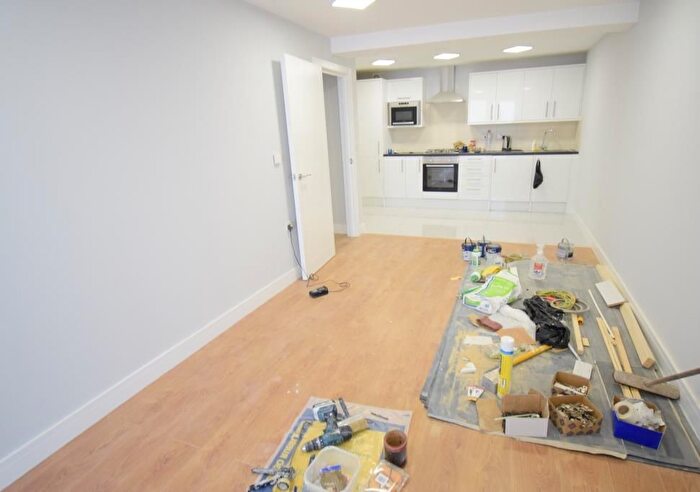 1 Bedroom Flat To Rent In Green Lanes, Stoke Newington, London, N16