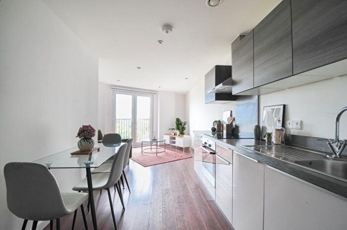 2 Bedroom Flat To Rent In Th Floor – Bedroom, Bath- Alto, Sillavan Way, Salford, M3